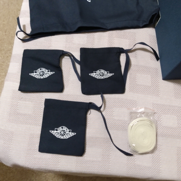 Nike Air Dior Jordan 1 "Miami" Sneakers - Picture 13 of 14